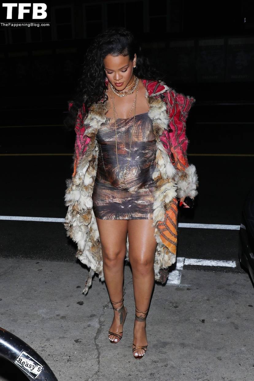 Rihanna Sexy 16