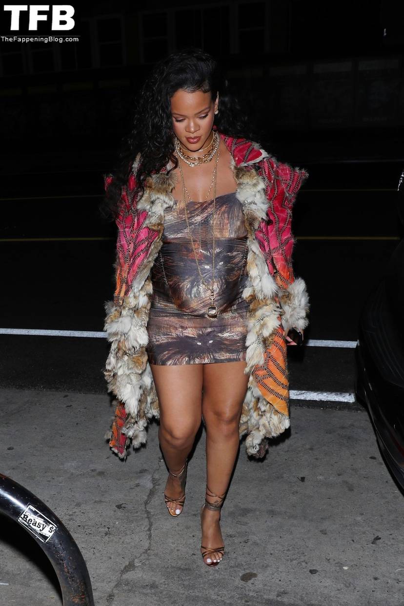 Rihanna Sexy 17
