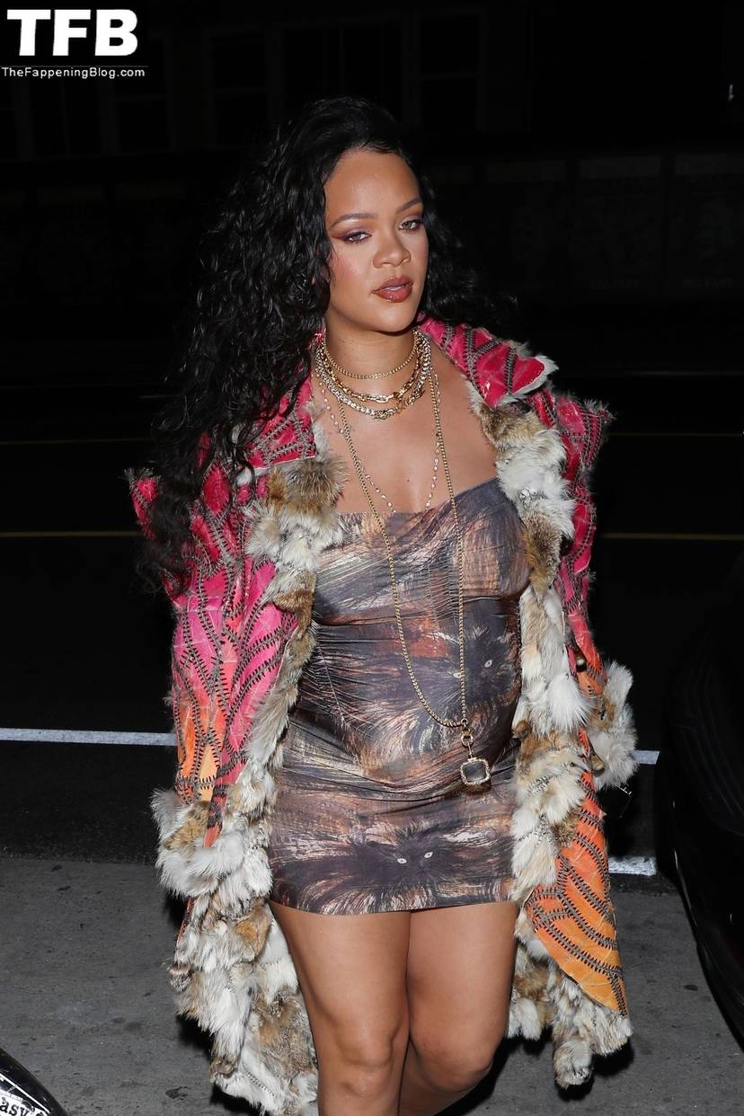 Rihanna Sexy 21