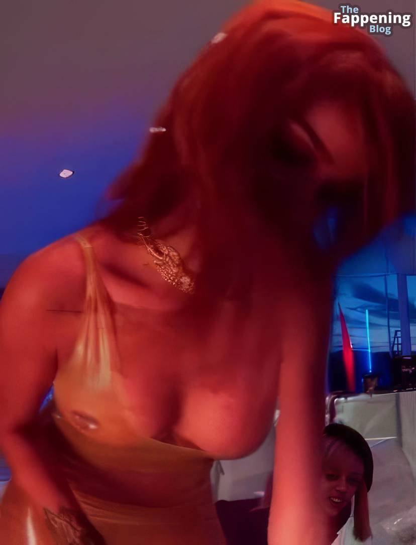 Rihanna Nude Tits 3