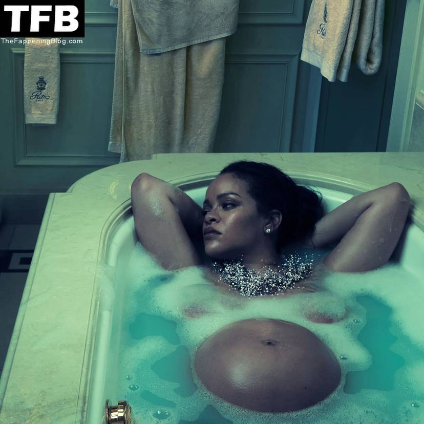 Rihanna Nude Sexy 9
