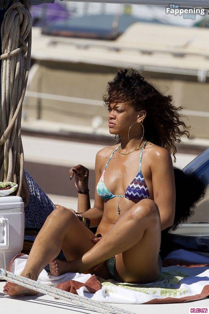 Rihanna Nude Sexy 130
