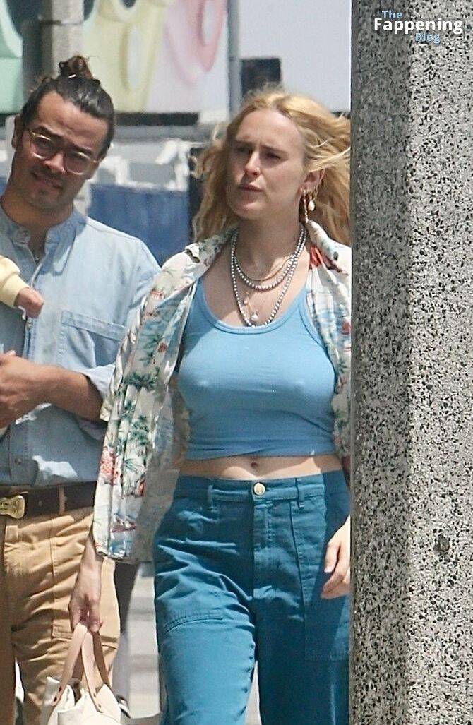 Rumer Willis Braless 1