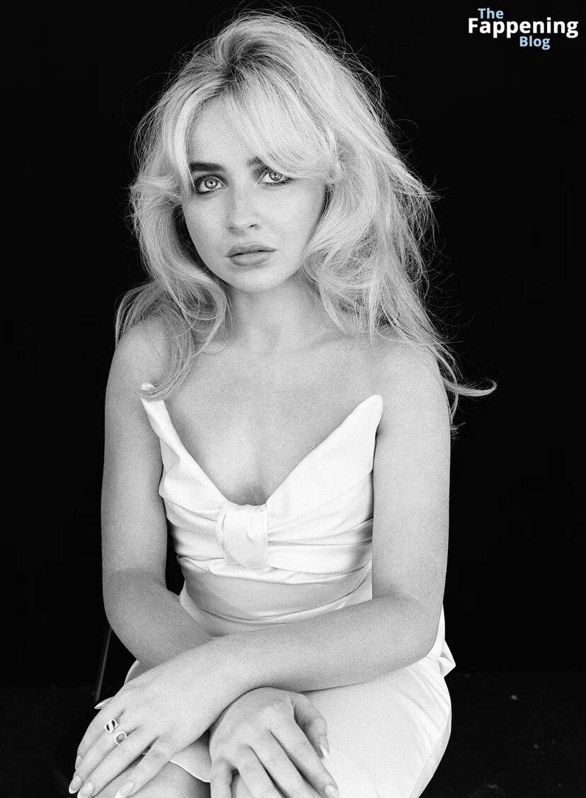 Sabrina Carpenter Sexy 1
