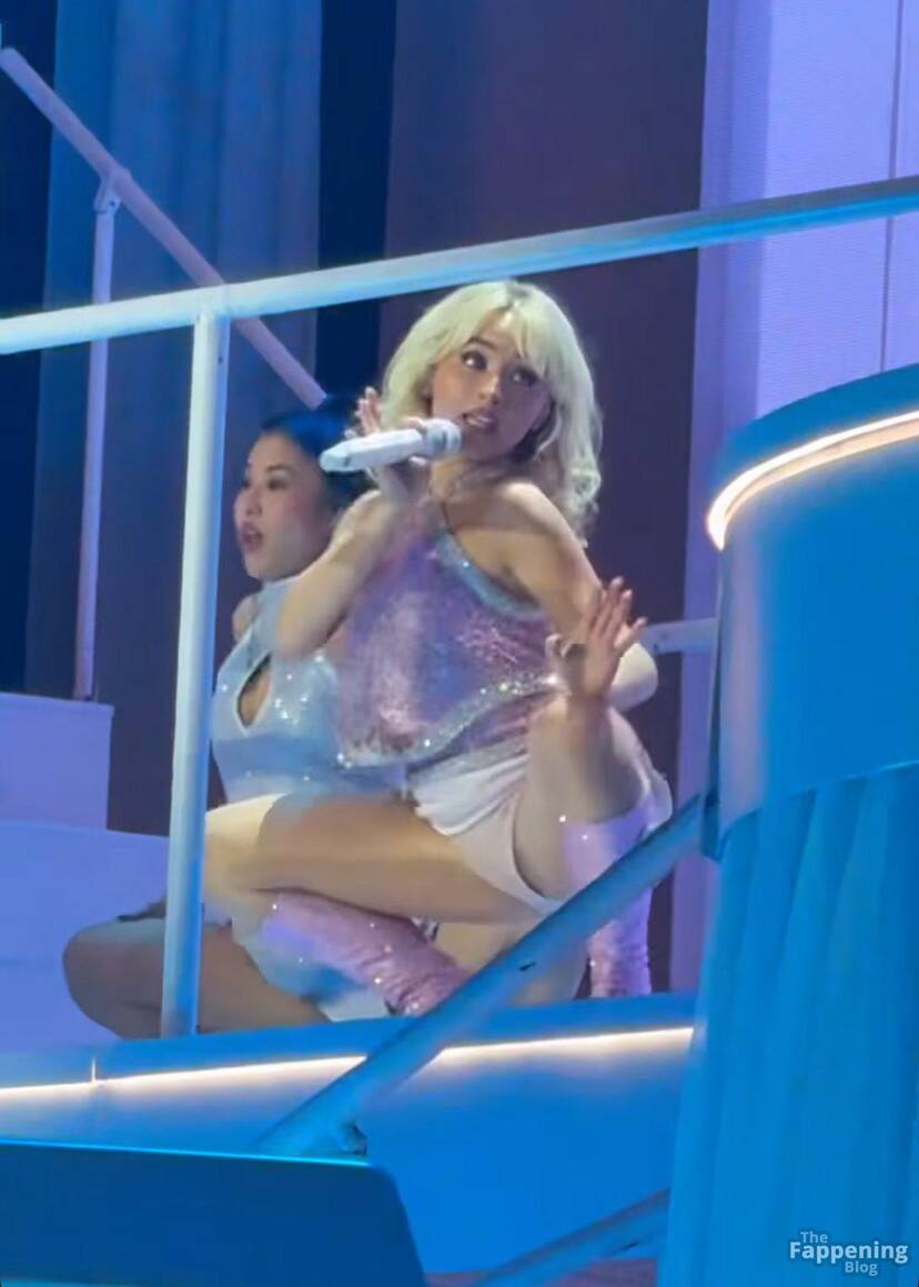 Sabrina Carpenter Sexy 1