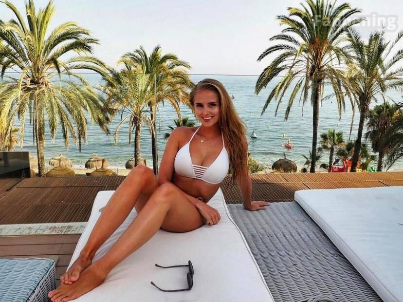 Sophie-Christin Schroeder Sexy 1