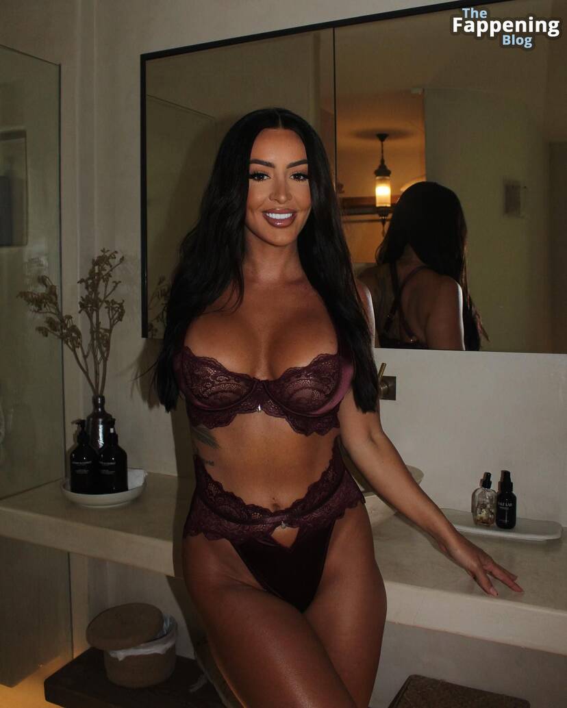 Steph Pacca Sexy 1