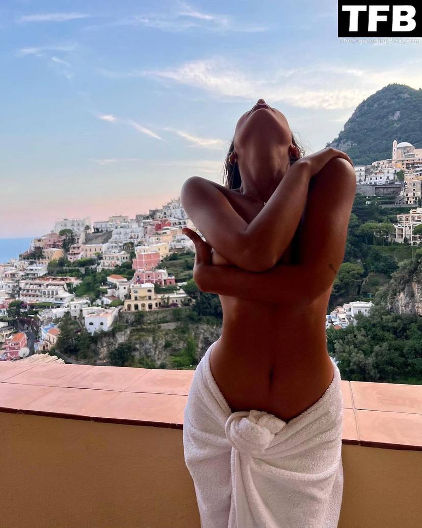 Tatiana Panakal Nude Sexy 1