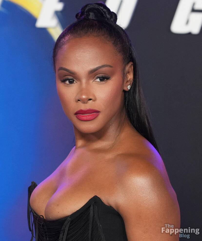 Tika Sumpter Cleavage 1