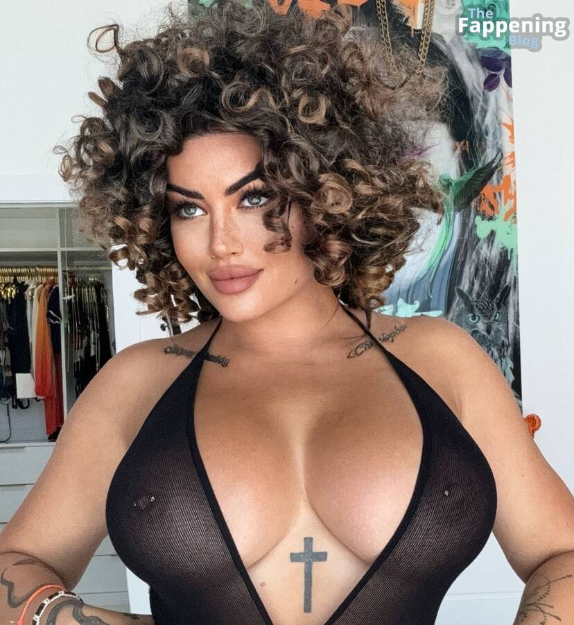 Toochi Kash Nude 1