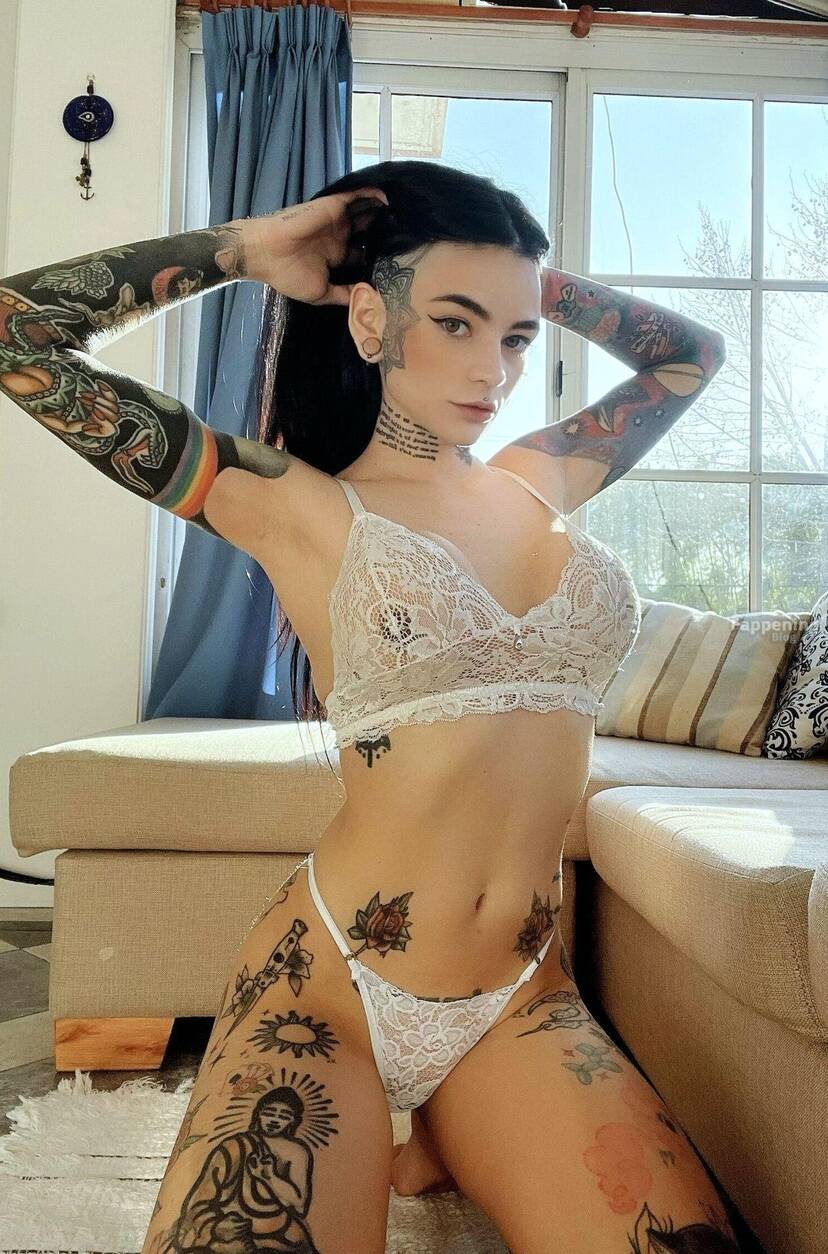 Turmalina Suicide Naked Sexy 1