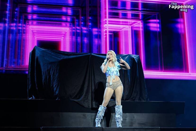 Zara Larsson Sexy 1