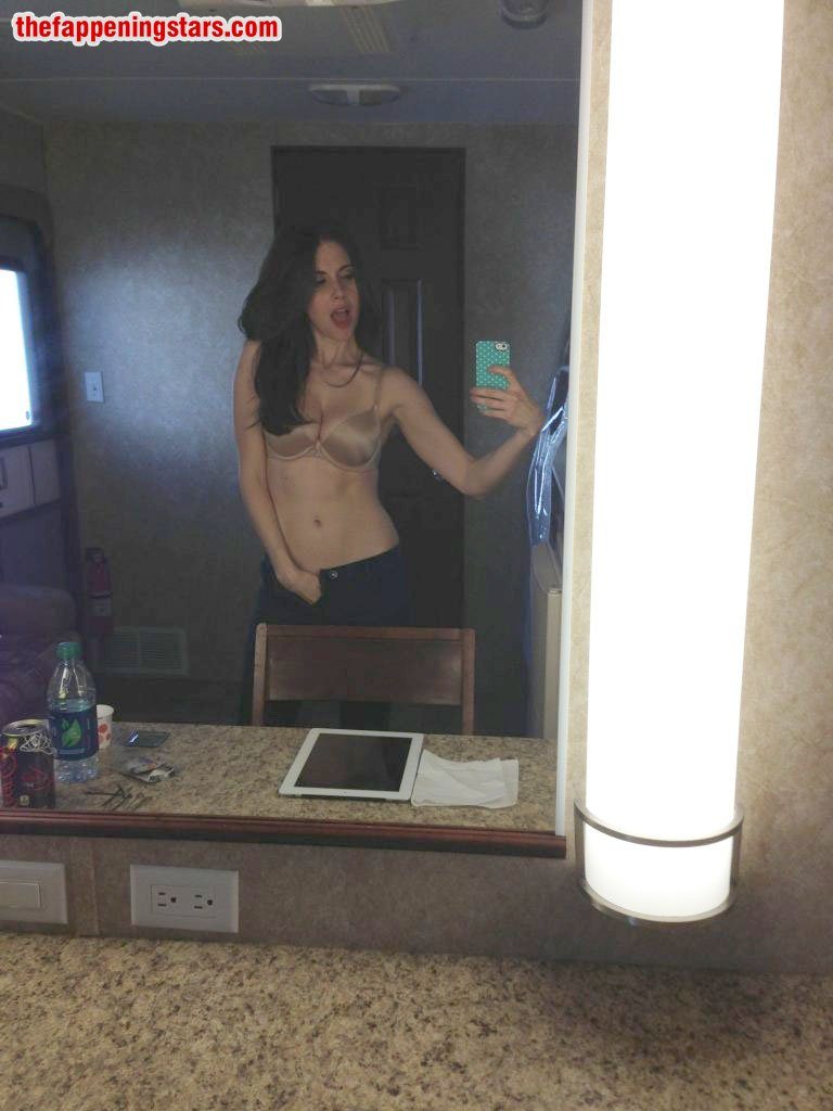 Alison brie nude fappening